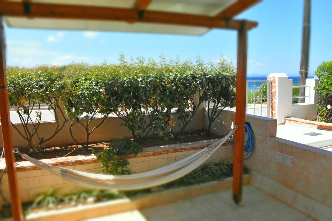 Seaside Studio Meltemi Apartment Rafina  Bagian luar foto